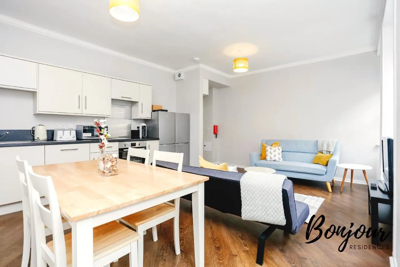 Bright New Town 2Br-1Ba, 1 Min To George St By Bonjour Residences אדינבורו דירה